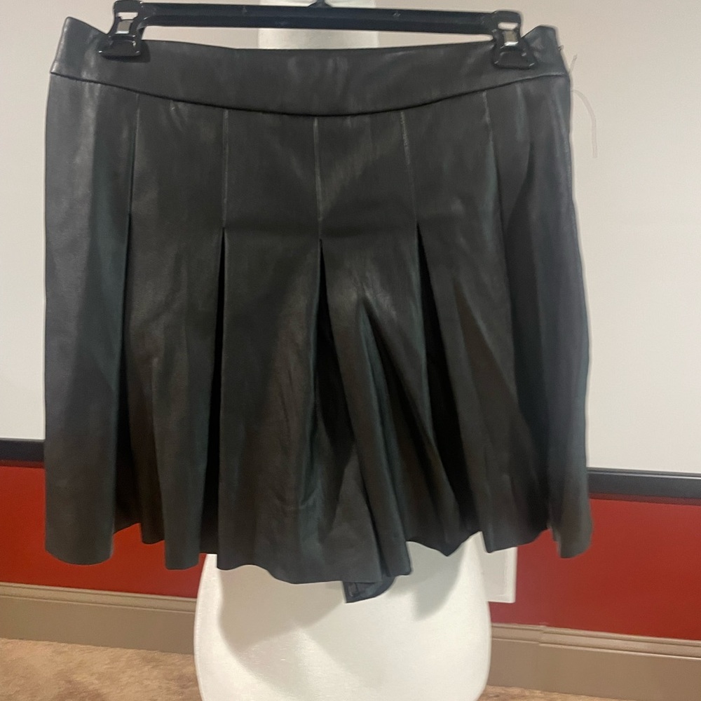 Zara pleated skort. New with tags. Medium.